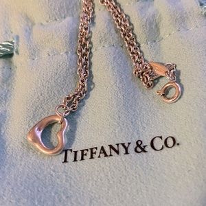 Elsa Peretti small heart bracelet, silver. Comes with dust bag, box and bag.